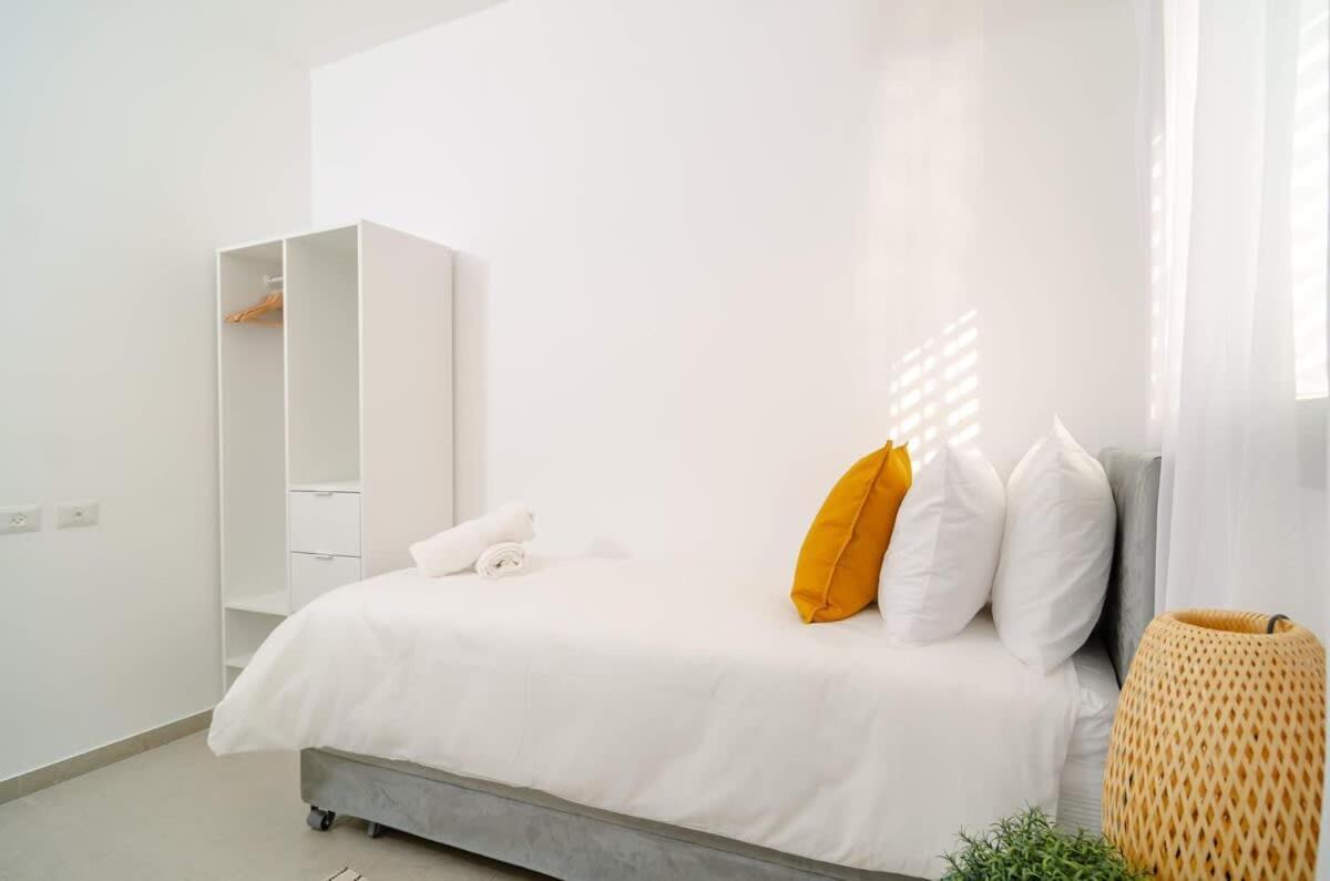 Michaelangelo Luxury Garden Apartment With Private Pool Тверия Экстерьер фото