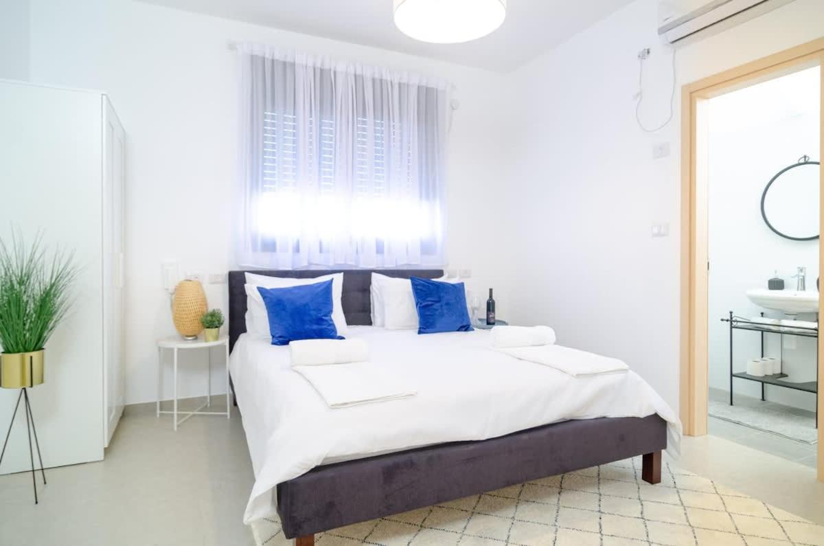 Michaelangelo Luxury Garden Apartment With Private Pool Тверия Экстерьер фото