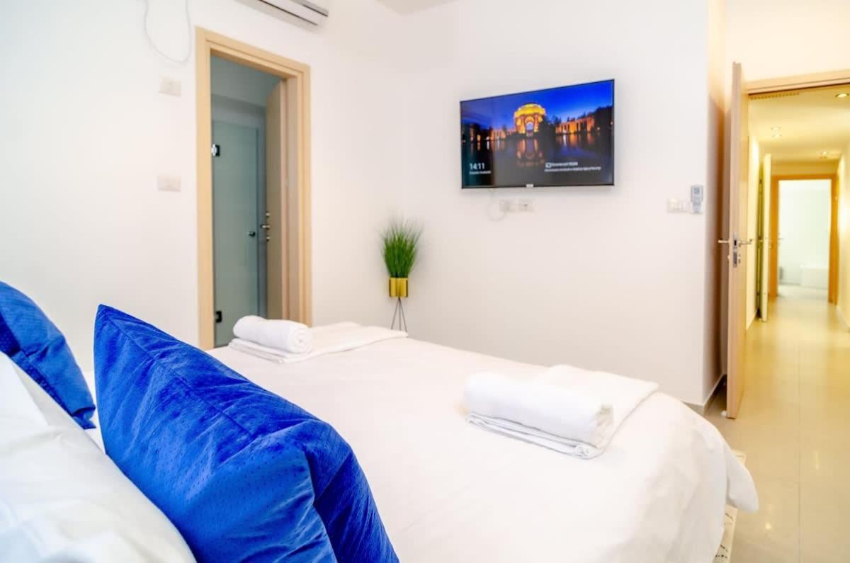 Michaelangelo Luxury Garden Apartment With Private Pool Тверия Экстерьер фото