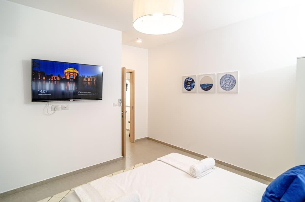 Michaelangelo Luxury Garden Apartment With Private Pool Тверия Экстерьер фото
