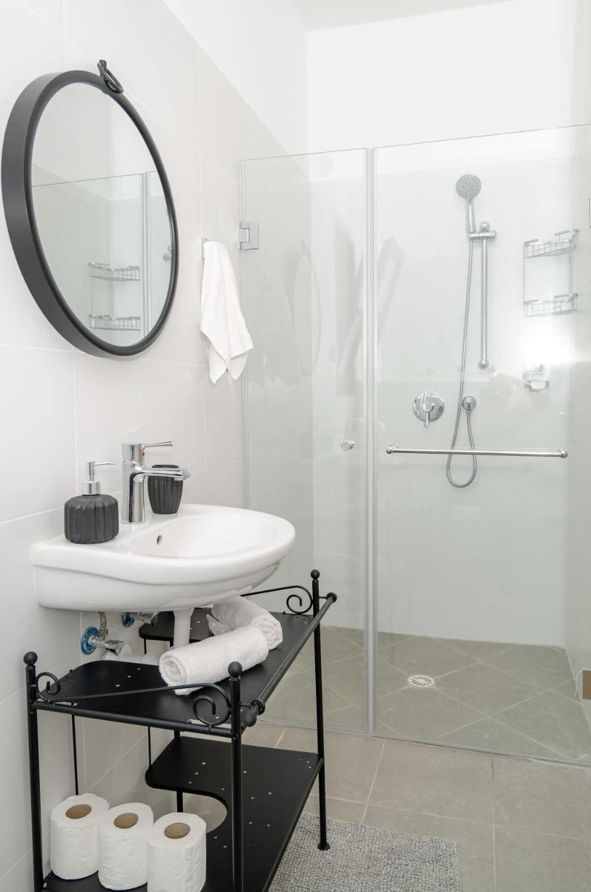 Michaelangelo Luxury Garden Apartment With Private Pool Тверия Экстерьер фото